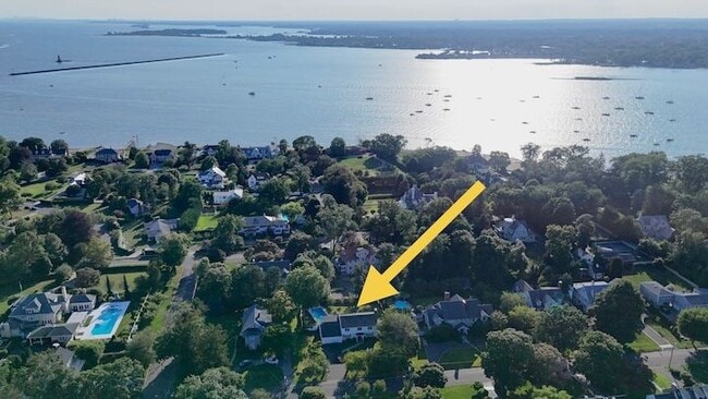 209 Van Rensselaer Ave in Stamford, CT - Building Photo - Building Photo