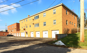 200-204 Solon Rd in Bedford, OH - Building Photo - Building Photo