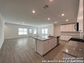 7010 Pail Pl in San Antonio, TX - Building Photo - Building Photo