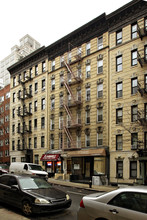 421 E 65th St in New York, NY - Building Photo - Building Photo