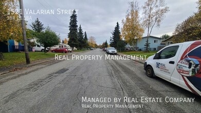 1521 Valarian St in Anchorage, AK - Building Photo - Building Photo