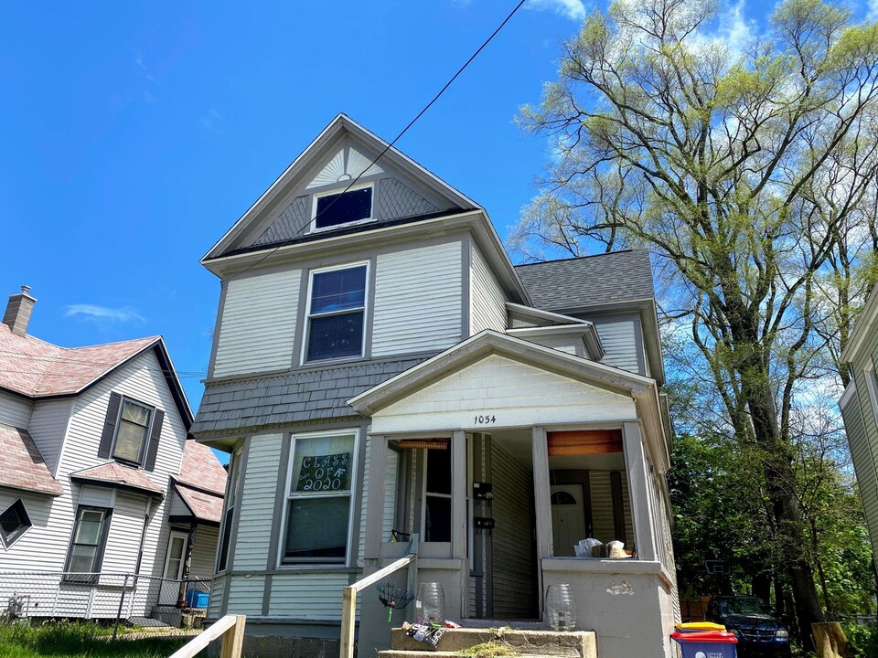 1054 Lafayette Ave SE in Grand Rapids, MI - Foto de edificio