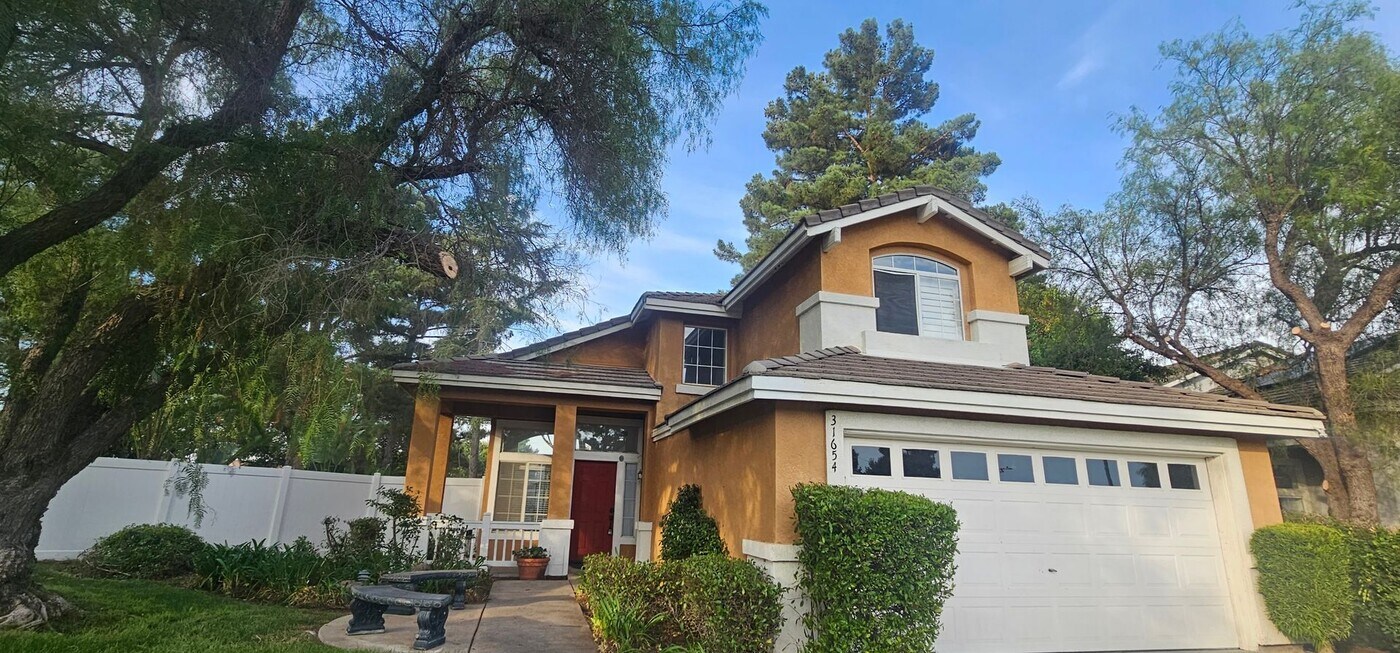 31654 Corte Esparza in Temecula, CA - Building Photo