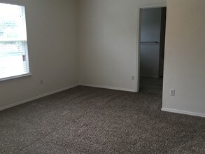 9451 W Portola Dr in Boise, ID - Foto de edificio - Building Photo