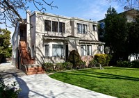 1232 Floribunda Ave in Burlingame, CA - Foto de edificio - Building Photo