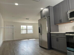 1814 SW 22nd St in Fort Lauderdale, FL - Building Photo - Building Photo