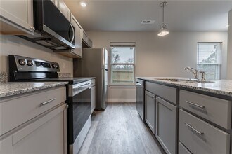 1370 N Porter Rd in Fayetteville, AR - Building Photo - Building Photo