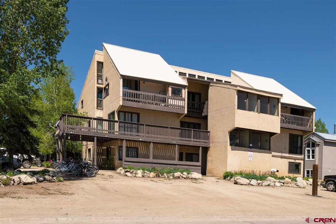 117 7th St in Crested Butte, CO - Building Photo