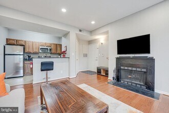 3904 Penderview Dr in Fairfax, VA - Building Photo - Building Photo