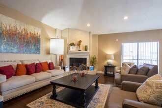 Cinnamon Ridge in Pasadena, TX - Foto de edificio - Interior Photo