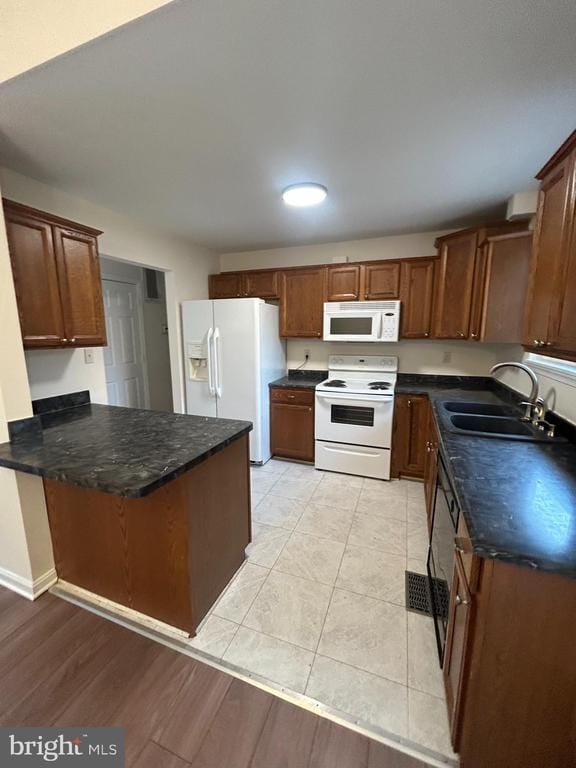 property at 716 Alamo Ln