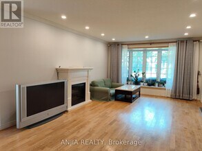 4 Southdale Dr in Markham, ON - Building Photo - Building Photo