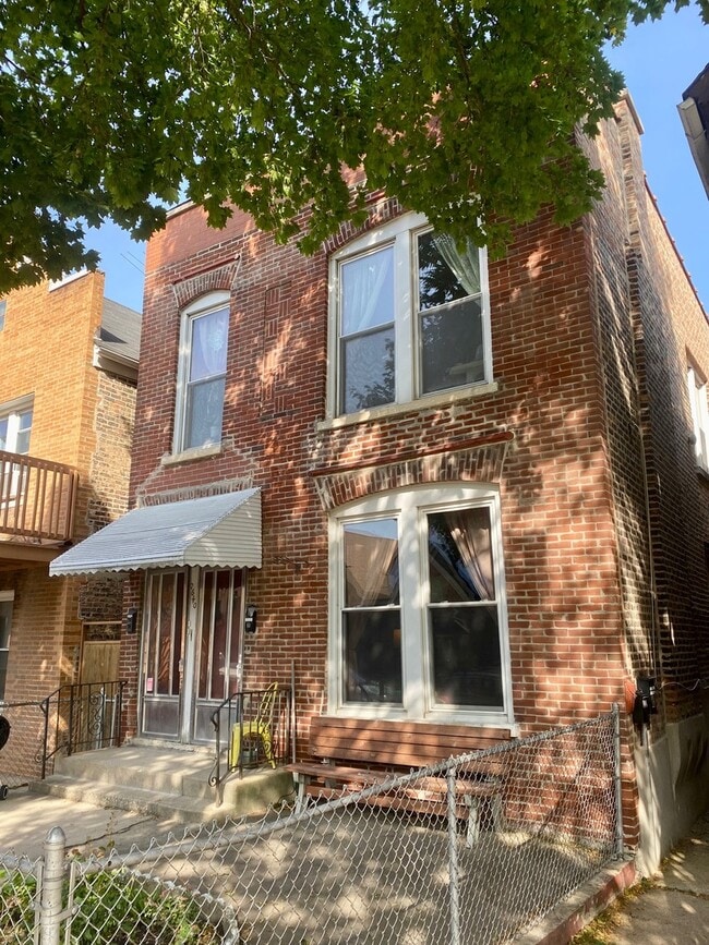 property at 2640 W Superior St