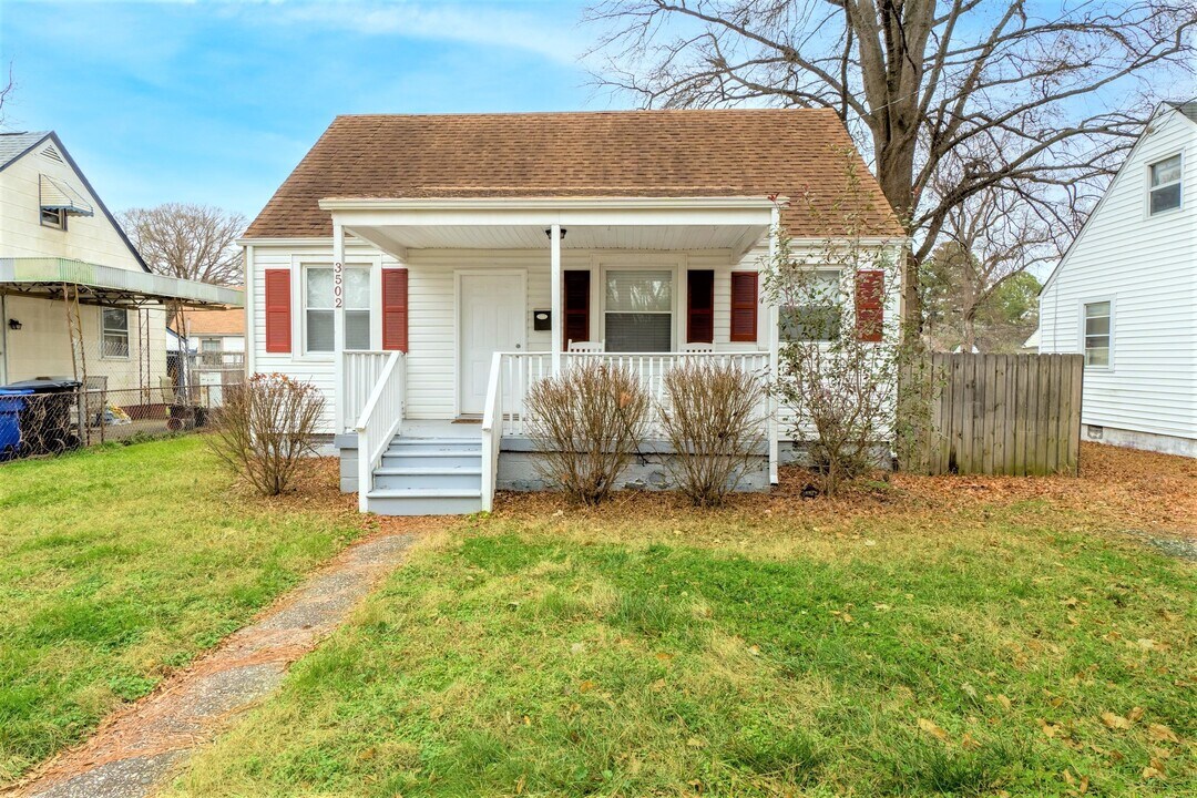 3502 Commonwealth Ave in Portsmouth, VA - Building Photo