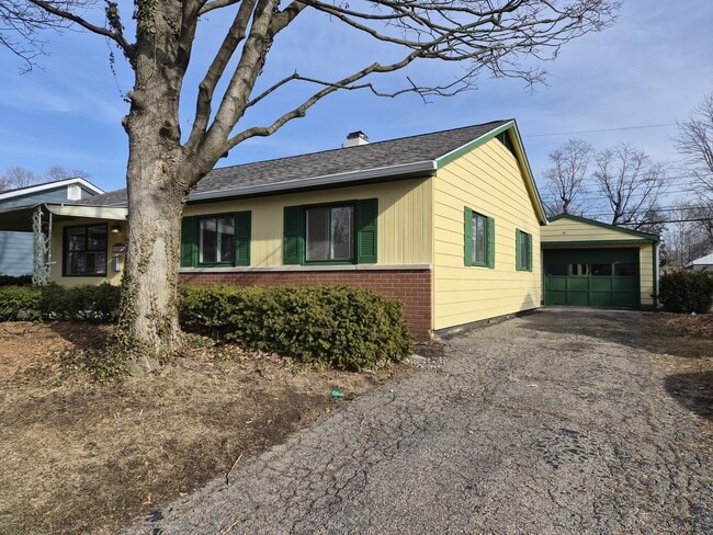 5309 W Hill Dr in Lawrence, IN - Building Photo - Building Photo