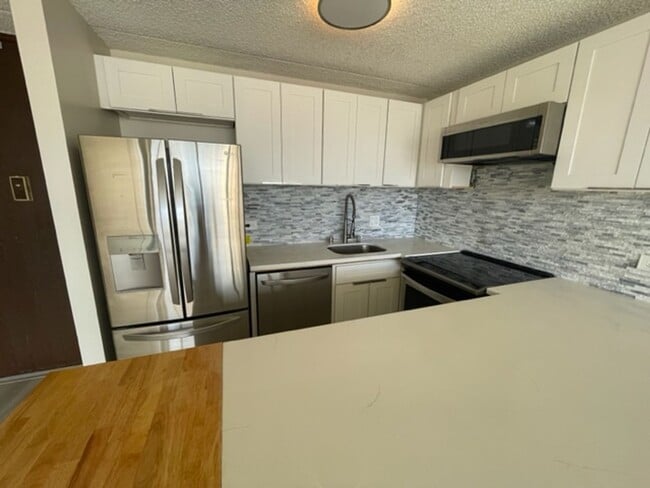 property at 411 Hobron Ln