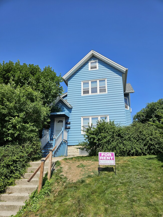 1668 N Van Buren St, Unit Lower Unit