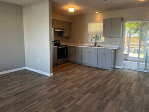 556 Briarwood Rd in Venice, FL - Building Photo - Building Photo