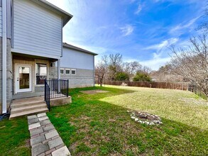 5716 West Gate Blvd in Austin, TX - Building Photo - Building Photo