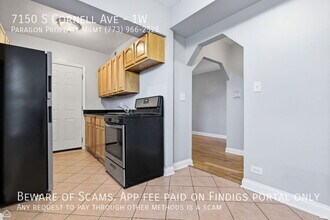 7150 S Cornell Ave in Chicago, IL - Foto de edificio - Building Photo