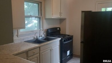 735 20th Ave in East Moline, IL - Building Photo - Building Photo
