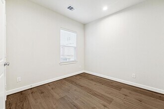 6310 Brighton Oaks Ln in Houston, TX - Building Photo - Building Photo