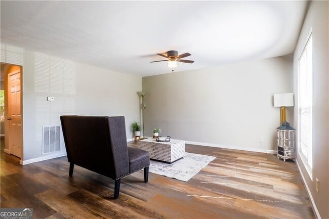 5823 Strathmoor Manor Cir in Lithonia, GA - Building Photo - Building Photo