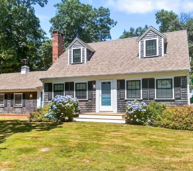12 Roberts Way in Sandwich, MA - Building Photo - Building Photo