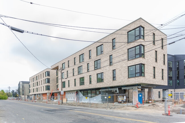 Renaissance Commons in Portland, OR - Foto de edificio - Building Photo