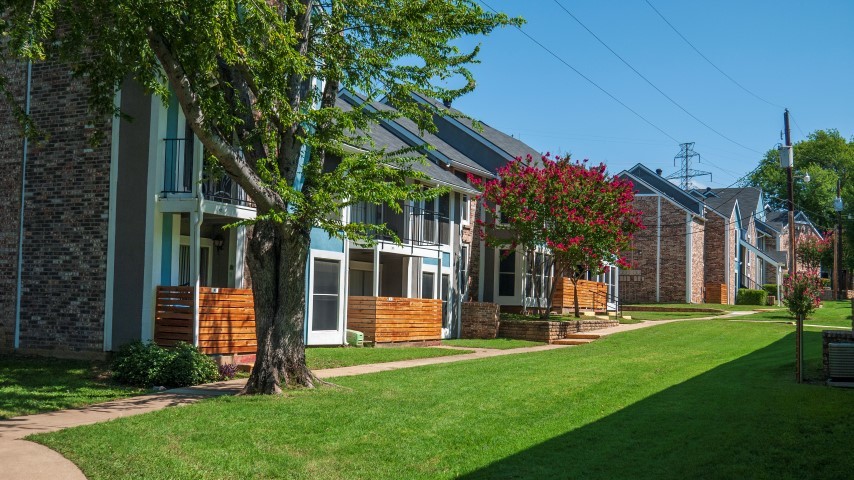 Diamond Loch Apartment Homes in North Richland Hills, TX - Building Photo