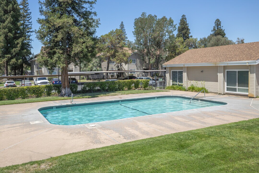 Cambridge Park in Sacramento, CA - Foto de edificio