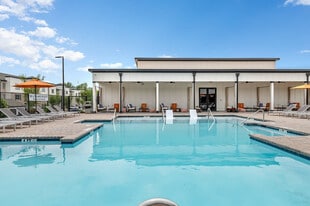 Pointe Grand Port Wentworth in Port Wentworth, GA - Building Photo