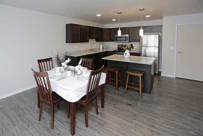Arbor Courts in Fargo, ND - Foto de edificio - Interior Photo