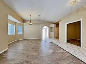 311 Mulberry Glen Dr in North Las Vegas, NV - Building Photo - Building Photo