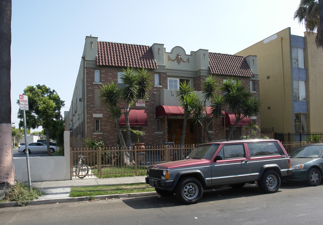 5426 Sierra Vista Ave in Los Angeles, CA - Building Photo