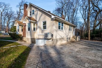 92 Coleman St in Edison, NJ - Building Photo - Building Photo