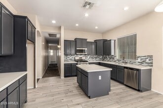 4335 E Sleighbell Ln in Gilbert, AZ - Building Photo - Building Photo