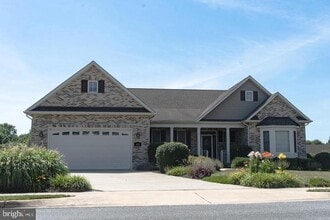 400 Albin Dr in Stephens City, VA - Building Photo - Building Photo