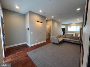 423 Wallace St in Philadelphia, PA - Building Photo - Building Photo