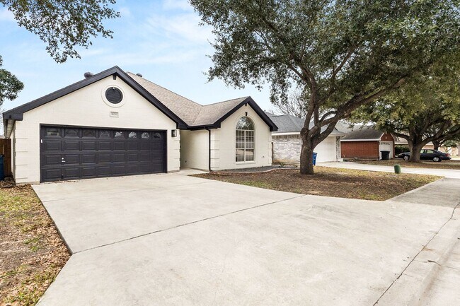 1676 Kimberly Dawn Dr in New Braunfels, TX - Building Photo - Building Photo