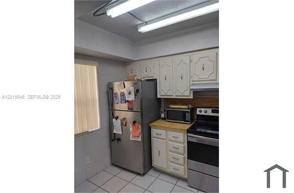 property at 207 NE 141st St