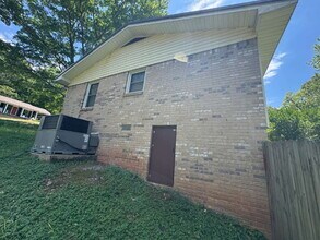 302 Brookview Dr in Talladega, AL - Building Photo - Building Photo