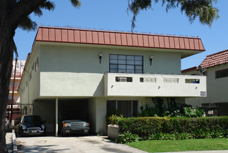 3332 Mentone Ave in Los Angeles, CA - Building Photo - Other