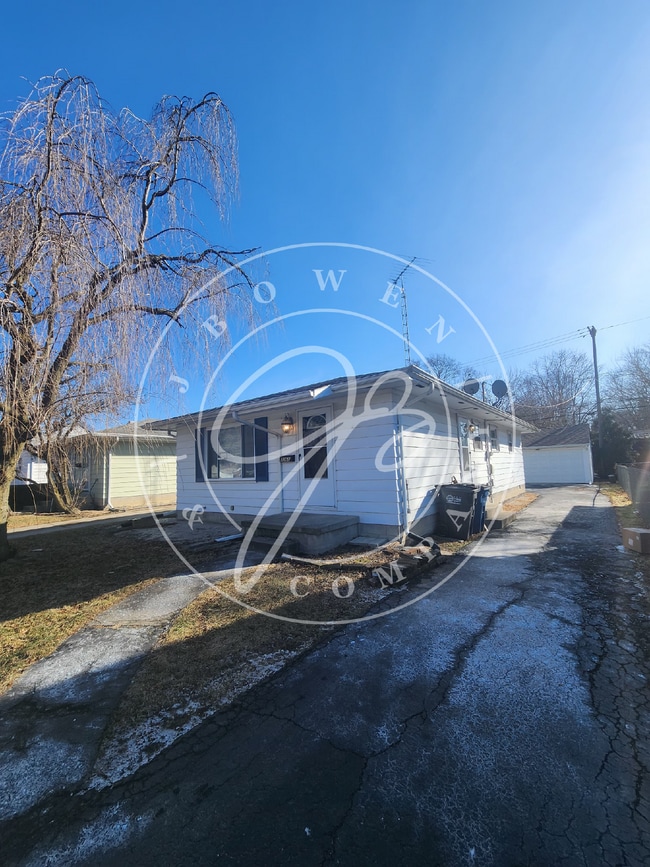 3265 Schneider Rd in Toledo, OH - Building Photo - Building Photo