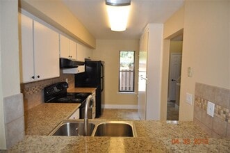 13059 Lincoln Way, Unit # E in Auburn, CA - Foto de edificio - Building Photo