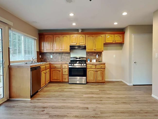 property at 784 E Turmont St