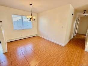 456 E Chester St in Long Beach, NY - Building Photo - Building Photo
