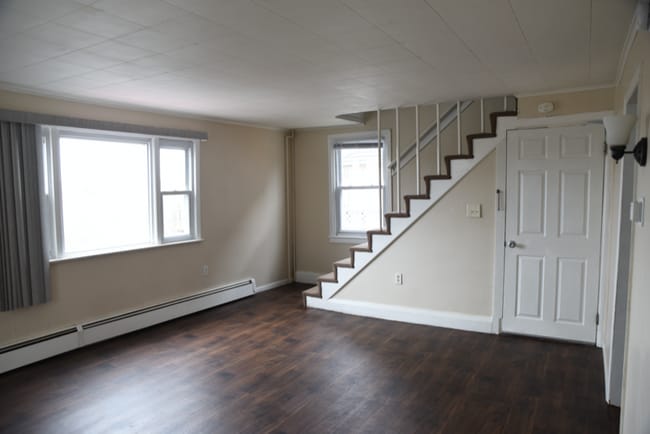 2208 Lehigh St in Whitehall, PA - Building Photo - Building Photo