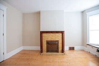 2728 N Murray Ave in Milwaukee, WI - Building Photo - Building Photo