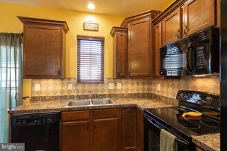 816 Croggan Cres in Glen Burnie, MD - Building Photo - Building Photo